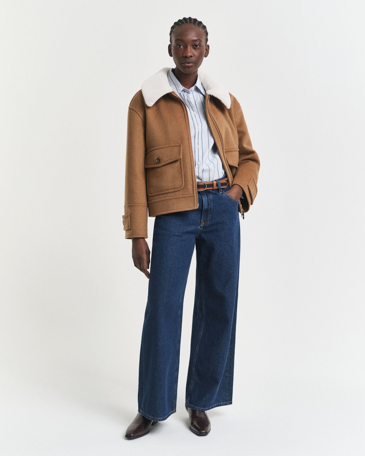 Low-Rise Wide Leg Jeans