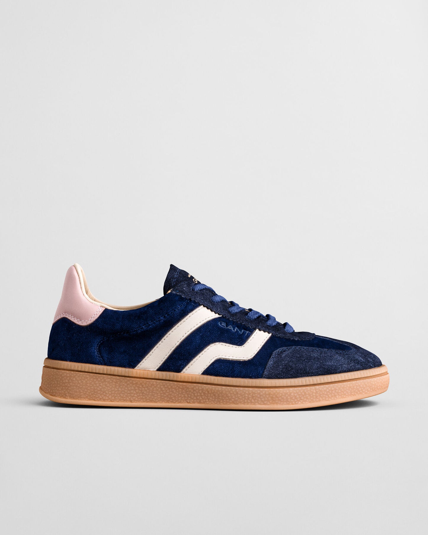 Cuzima Velvet Sneakers